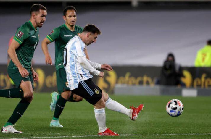 巴黎圣日耳曼围绕亚冠调整名单上海申花迎来里程碑备战德甲，媒体一致点评：SKT冲击纪录